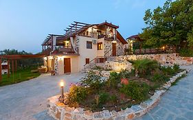 Villa Laskari Sea View